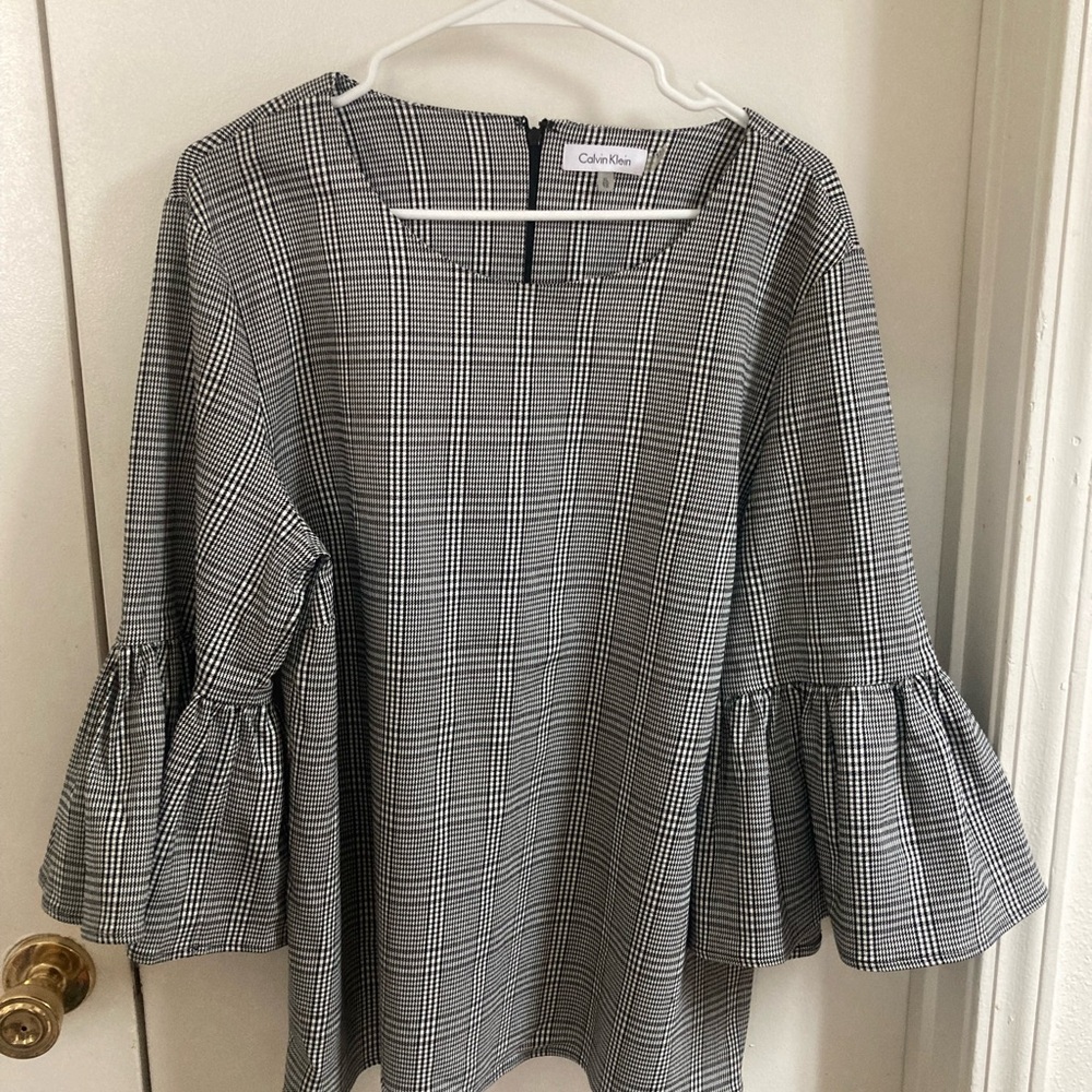 Calvin Klein Women's Black and White Plaid Stylish Bell Sleeved Blouse.